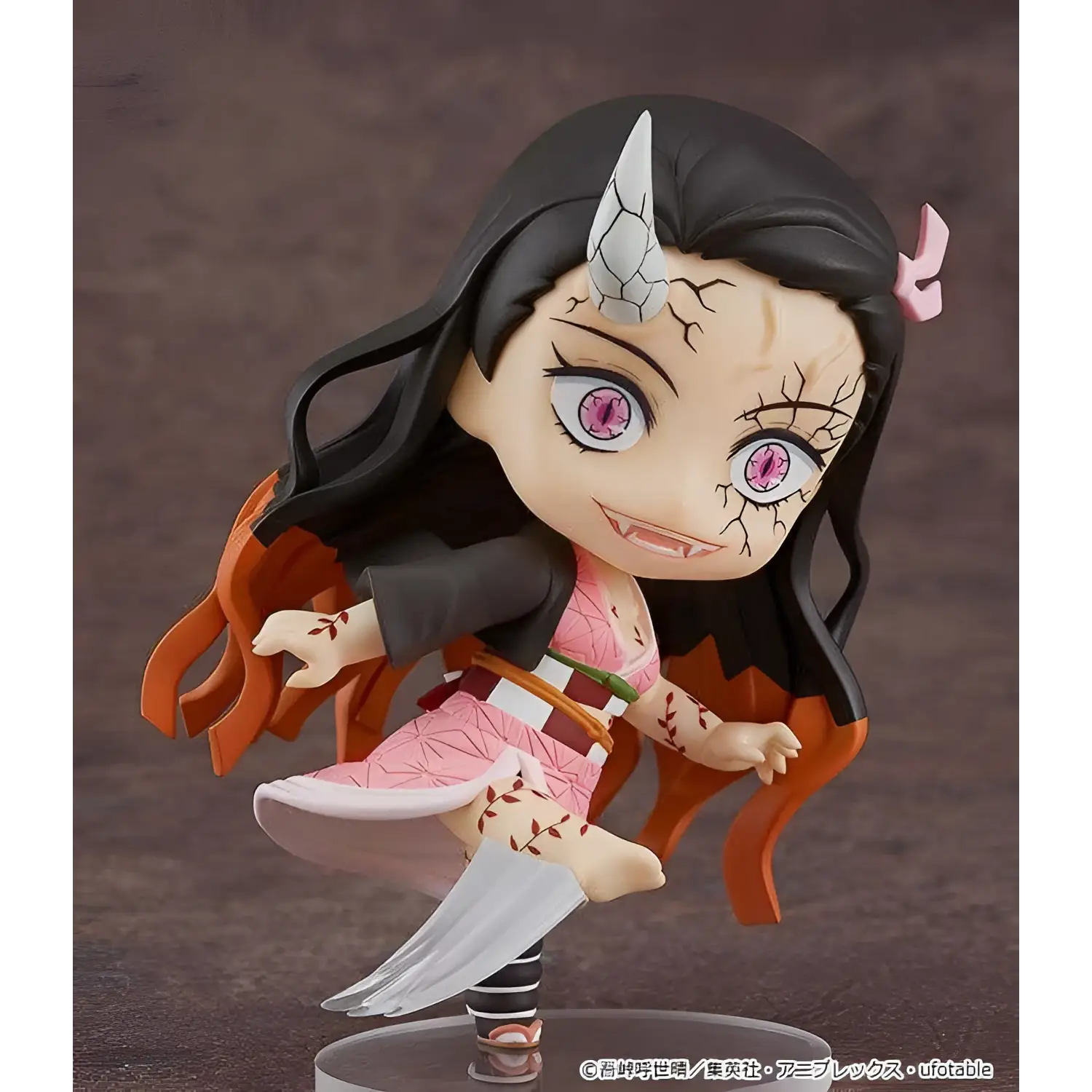 Chibi Nezuko Kamado nendoroid figurine i demoniserad version med svarta hår, rosa ögon och vita horn