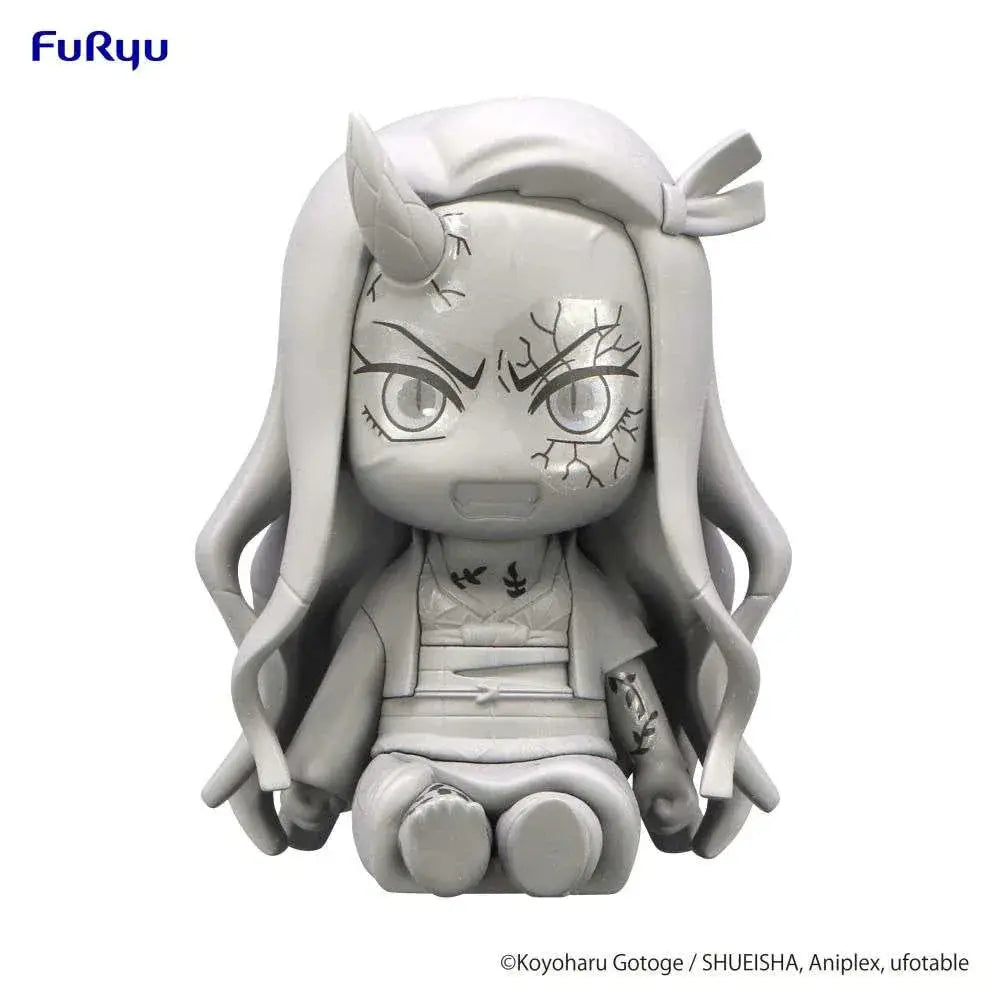 Vit unpainted resinfigur av chibi Nezuko från Demon Slayer med långt hår, horn och spruckna ansiktsmärken