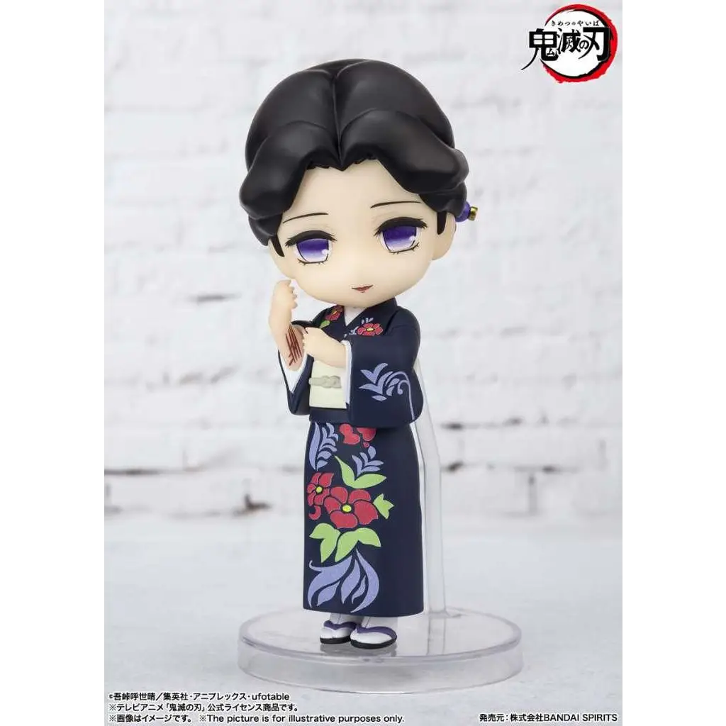 Chibi Tamayo-figur från Demon Slayer i blå kimono med röda och gröna blommor
