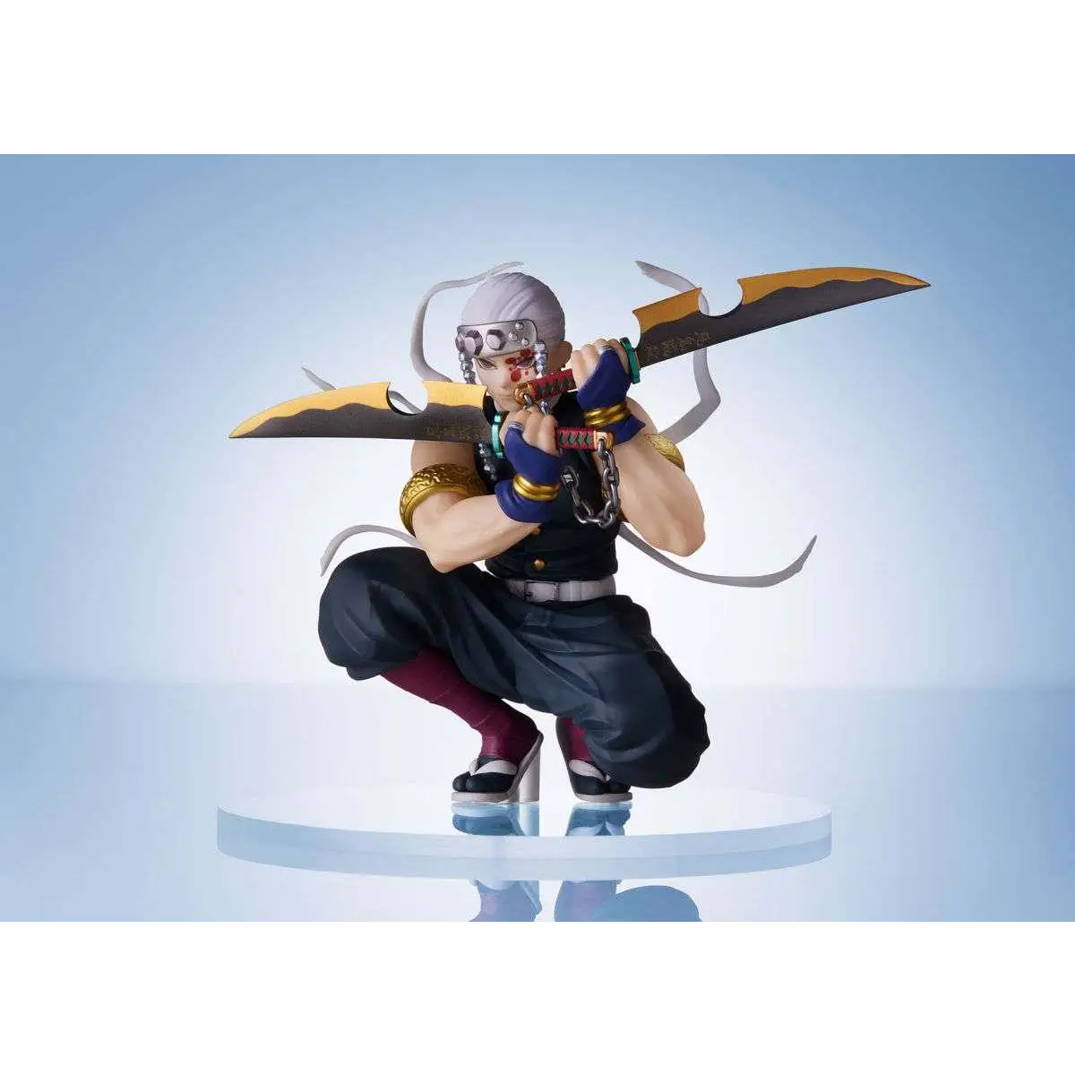 Demon Slayer Tengen Uzui-figur med silverhår, glasögon och svärd