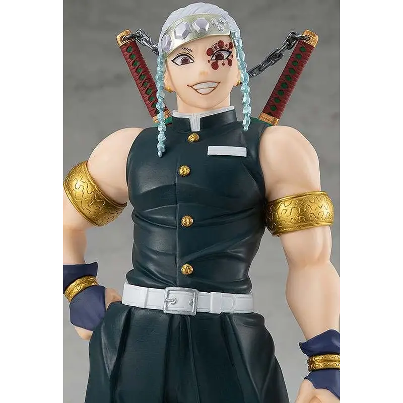 Mörkgrön vinylfigur av muskulöse Tengen Uzui från Demon Slayer, med guldband och svärd