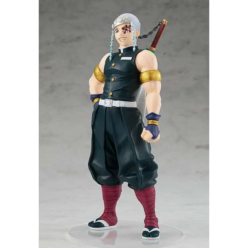 Demon Slayer Tengen Uzui figur med svart-guld rustning, silverhår och röd ögonlapp