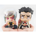 Två chibi-figurer från Demon Slayer: Uzui med silverhår i blå uniform, Gyomei med spikat hår i grön-vit robe