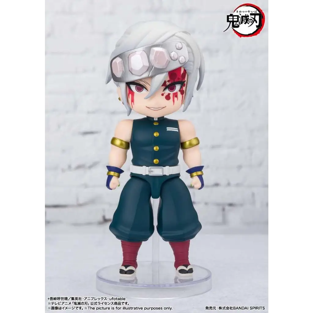 Demon Slayer Uzui Sound Breathing mini-figur med silverhår och röda ögonmärken i mörk turkos uniform med gulddetaljer