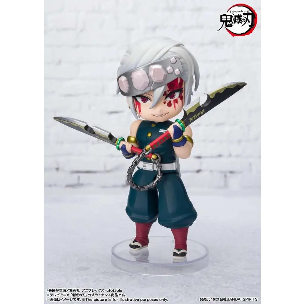 Chibi figurin av Uzui från Demon Slayer med silverhår och svärd