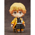 Chibi Tanjiro Kamado-figurin i Demon Slayer-stil, sittande på stol