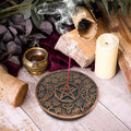 Divine Essence Wiccan incense burner i brons med keltisk knut och pentagram