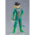 Grön rustad Popp Figma-figur från Dragon Quest med svart spretigt hår, gul huvudbindel, svärd och stav