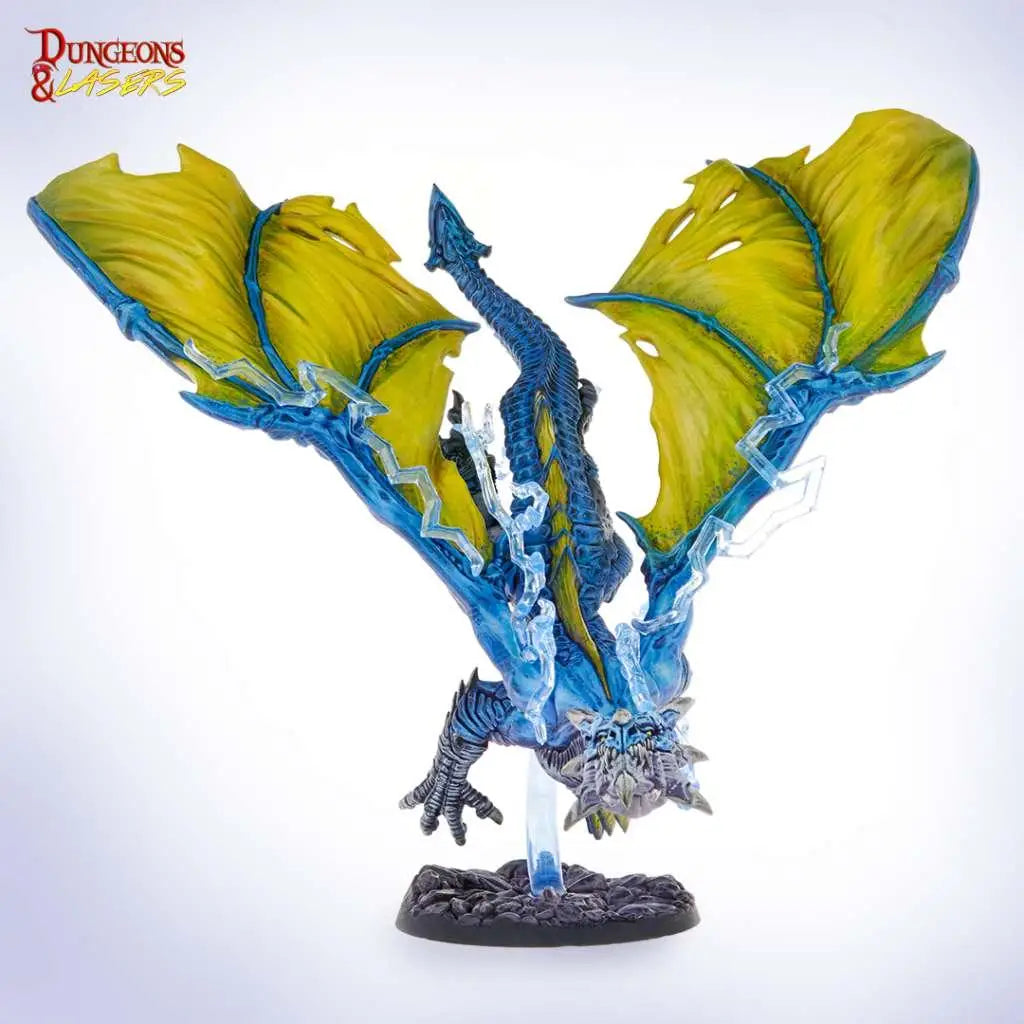 Detaljerad blå-gul drakefigur med isiga vingar från Dungeons & Lasers Freyr