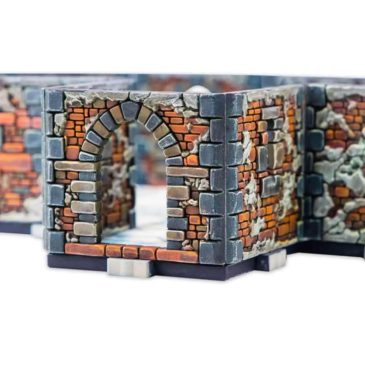 Detaljerad miniatyr av väderbiten stenvalv med röd-grå tegel från Dungeons & Lasers - Royal Castle