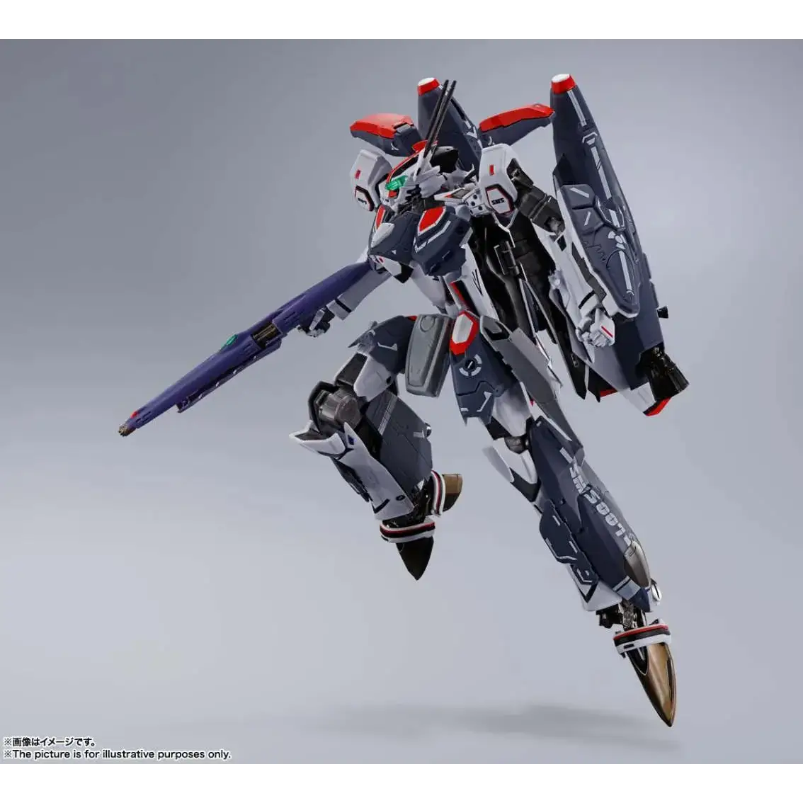 Grå och vit Gundam-modell med röda accenter i Dx Macross VF25F Super Messiah Valkyrie