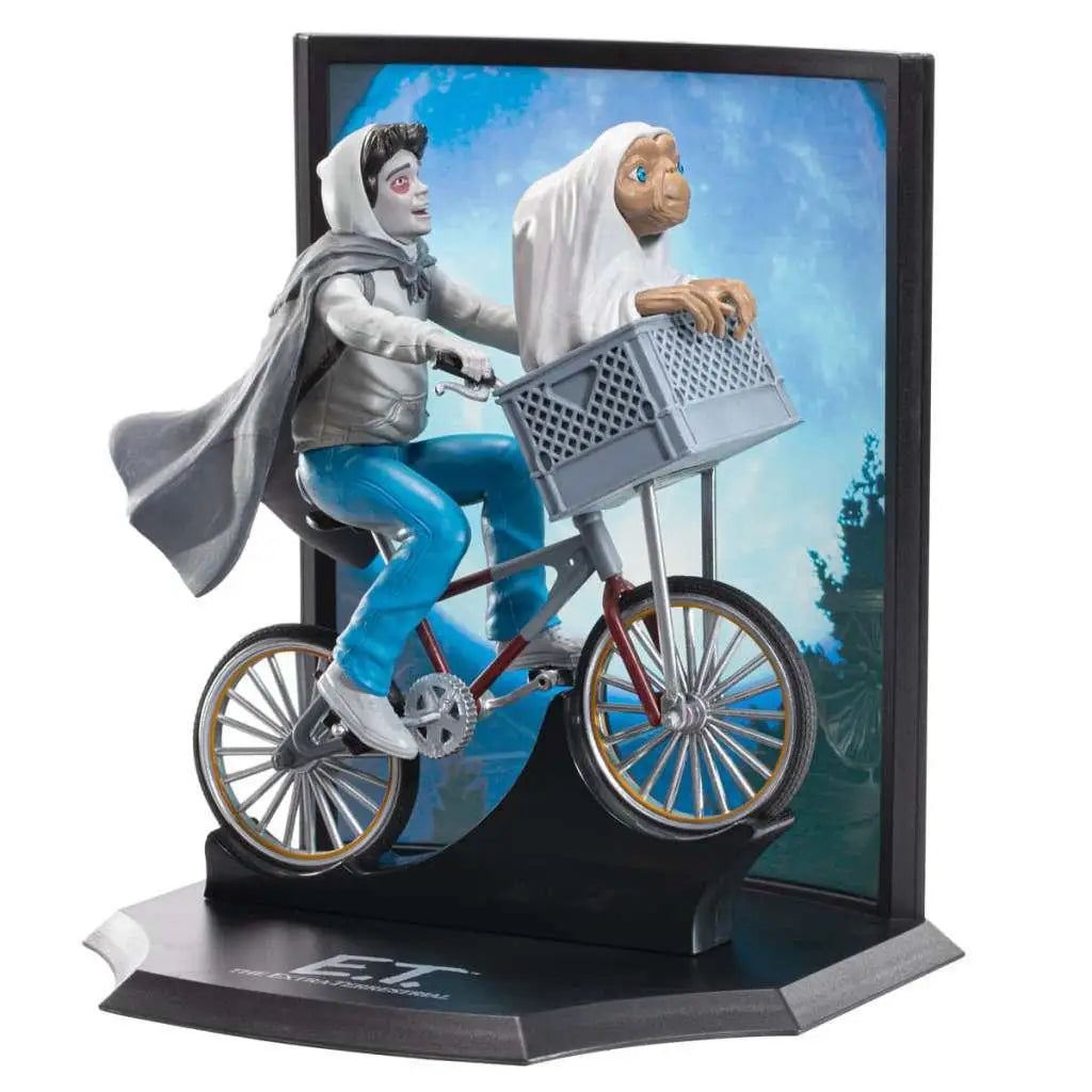 Detaljerad samlarfigur av Elliott och E.T. i diorama Över månen