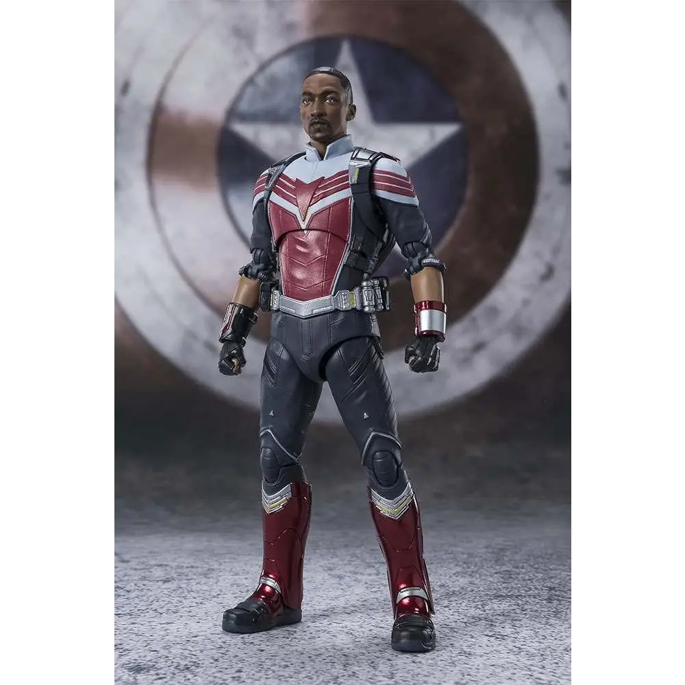 Sam Wilson som Captain America S.H.Figuarts-figur i röd-vit-svart dräkt