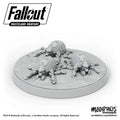 Fallout WW Mirelurk Hatchlings och ägg: grå plastminiatyrer av krabbliknande varelser på cirkulär bas