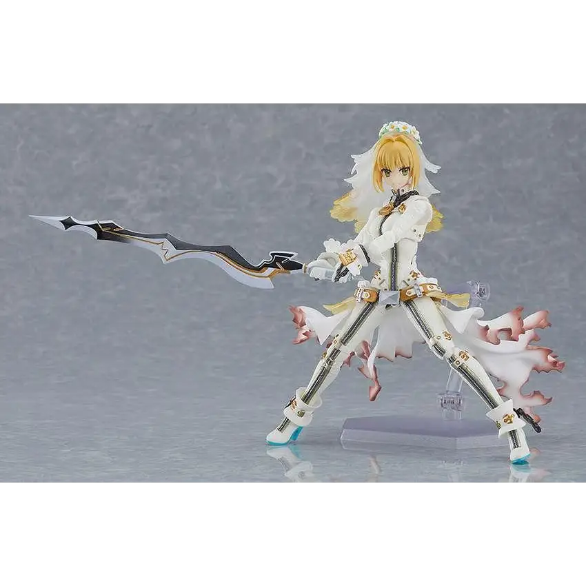 Vit figurin av Saber Nero Claudius (Bride) i vit-guld rustning med svart-vit svärd