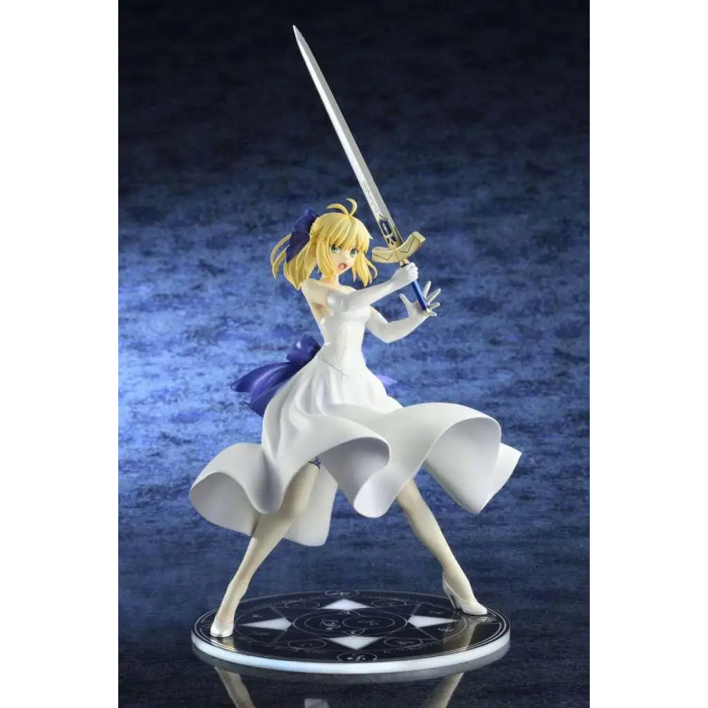 Vit Saber i vit och lila klänning med svärd, Fate/stay night-figur