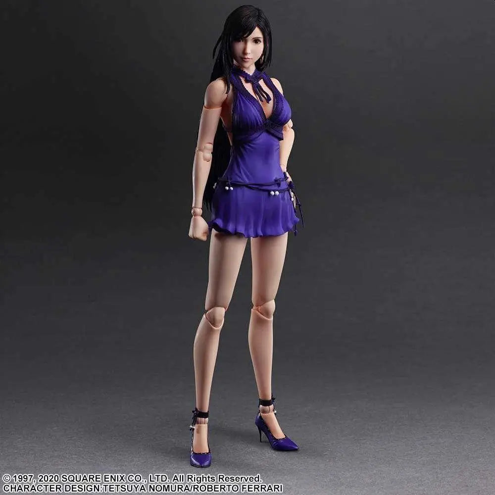 Lila vinylbadklänning med halterhals och volangkjol på Tifa från Final Fantasy VII Remake, Play Arts Kai