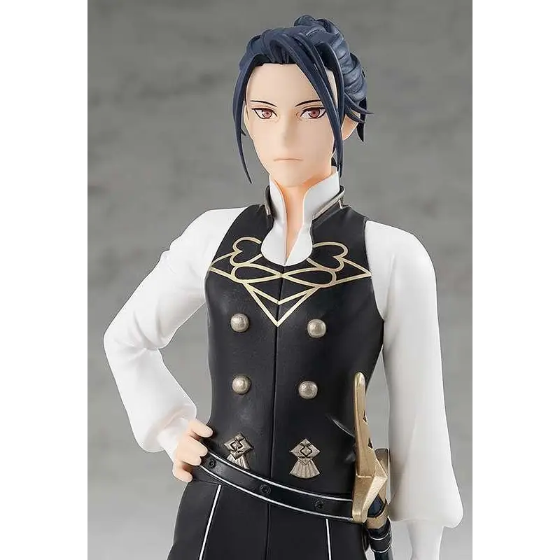 Svart och guld-detaljerad väst med silverknappar över vit skjorta från Fire Emblem Felix Hugo Fraldarius-figur