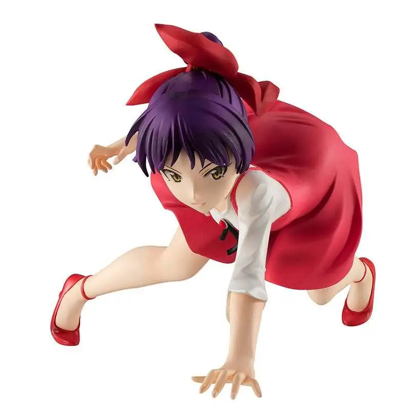 Detaljerad plastfigur av Nekomusume med lila hår och röd klänning