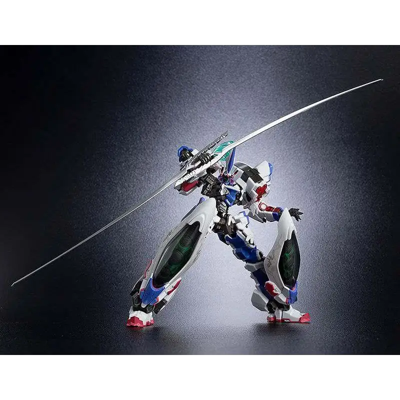 Hagane Works Demonbane-figur 15-årsjubileum: vit, blå, röd rustad robot med svärd i höjd
