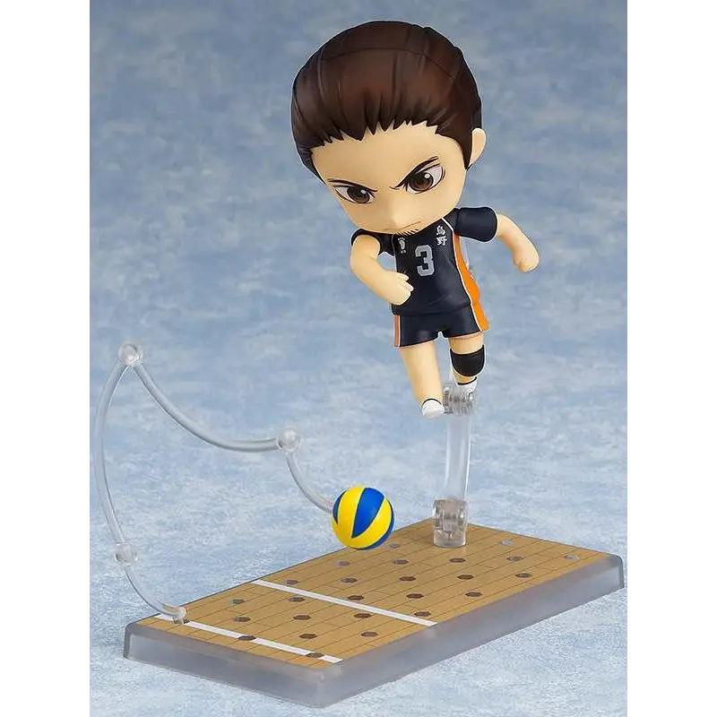 Haikyu!! Asahi Azumane Nendoroid i svart orange uniform, nr 3, i aktionspose på minicourt