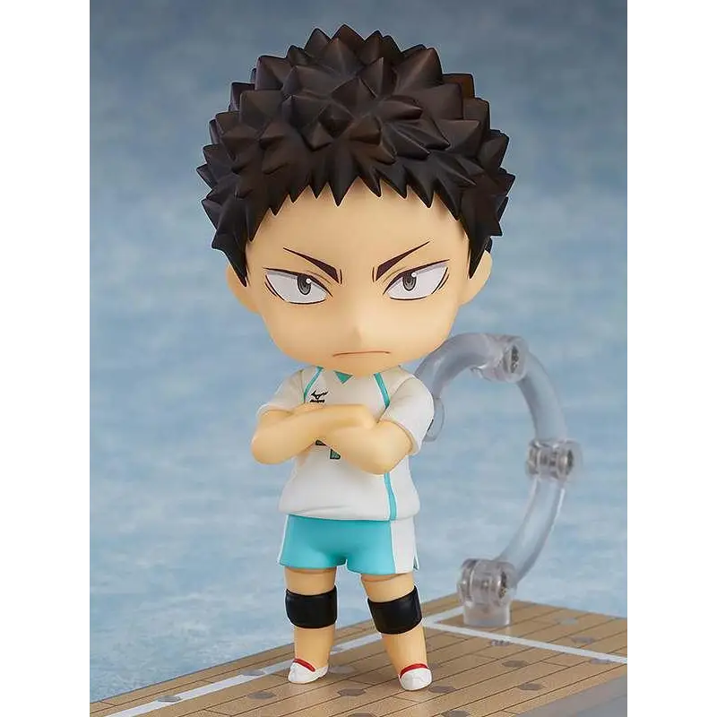 Chibi Nendoroid-figur av Hajime Iwaizumi från Haikyu!!, volleybollspelare i vit tröja