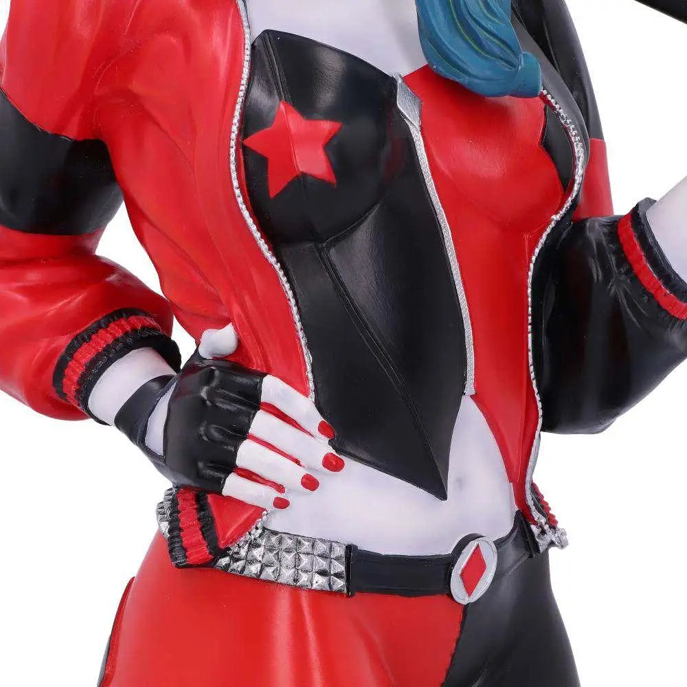 Harley Quinn bystskulptur i högkvalitativ resin med röd och svart vinyloutfit