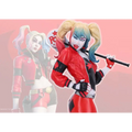 Röd och svart Harley Quinn-byst i högkvalitativ resin med glansig vinyloutfit och regnbågsflätor