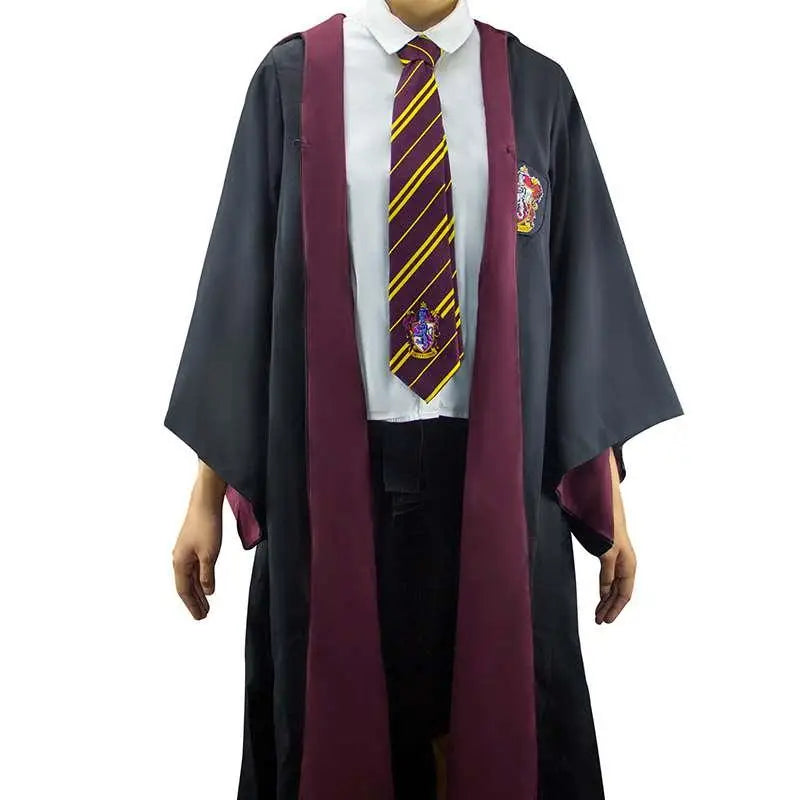 Gryffindor-robe från Harry Potter i mörkgrå och vinröd med emblem