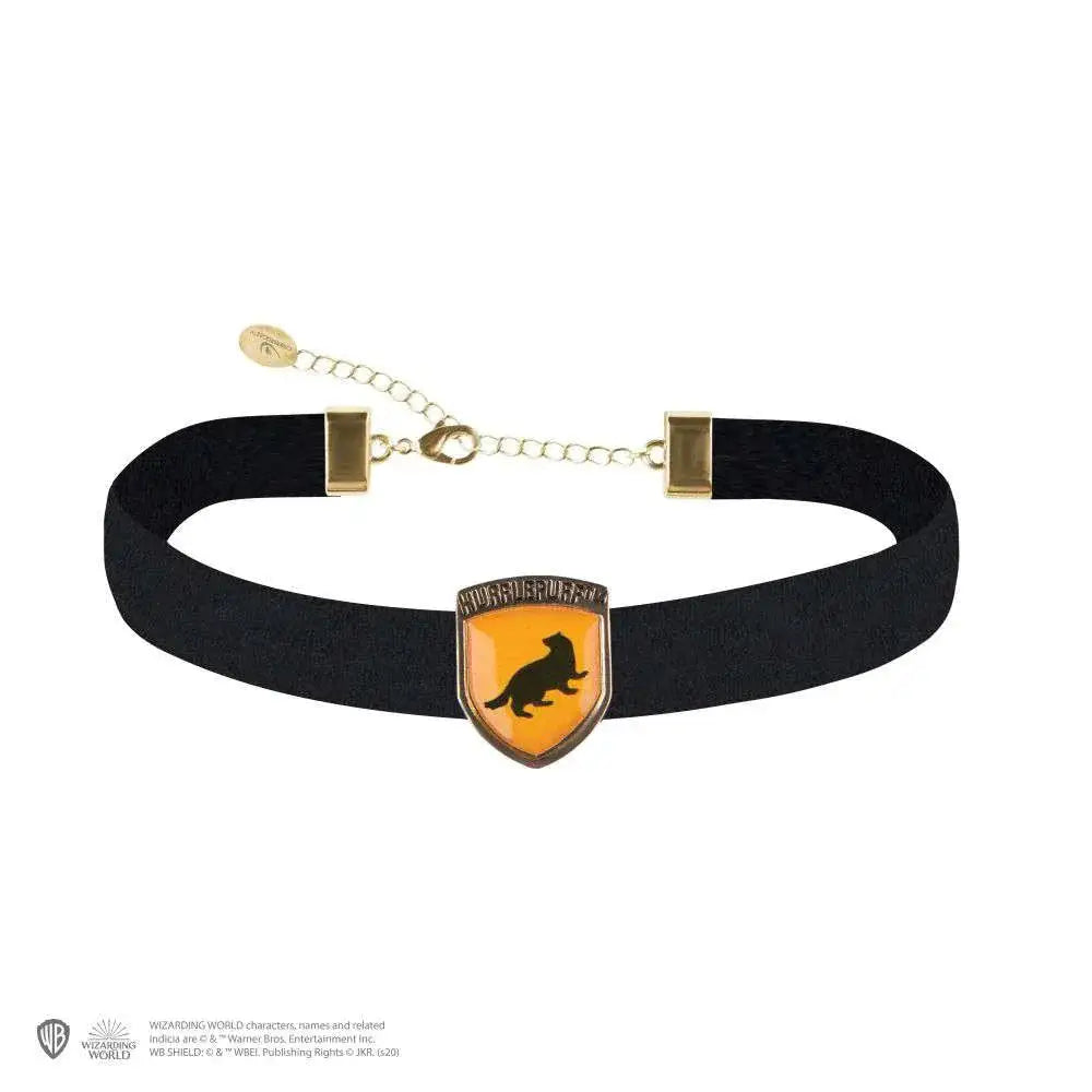 Hufflepuff-choker med svart katt och gyllene sköld