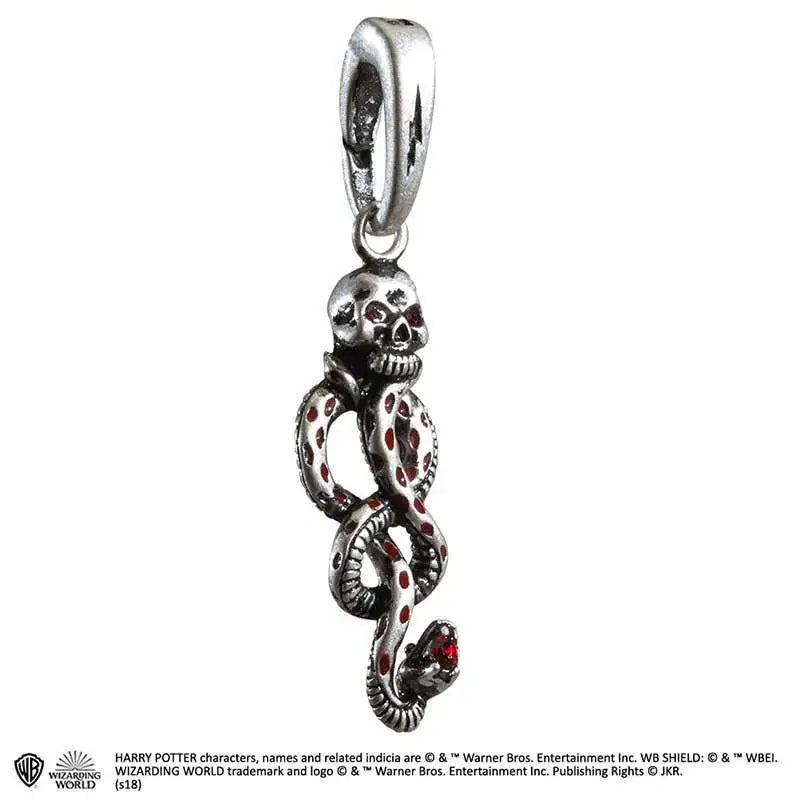 Silvrig metallpendant med dödskalle, röda ädelstenögon och orm med röda prickar, Harry Potter Lumos Charm - Dark Mark