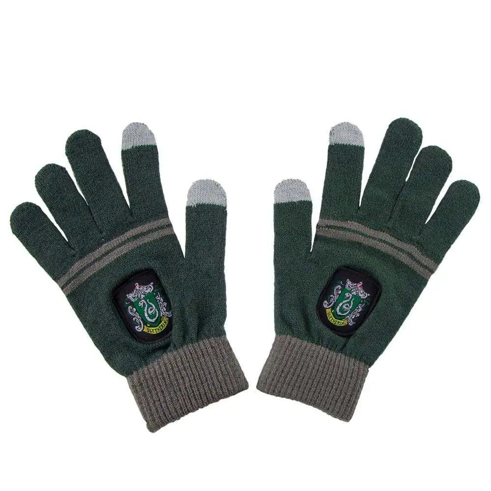Mörka gröna stickade Slytherin-touchscreen-handskar med grå detaljer och emblem