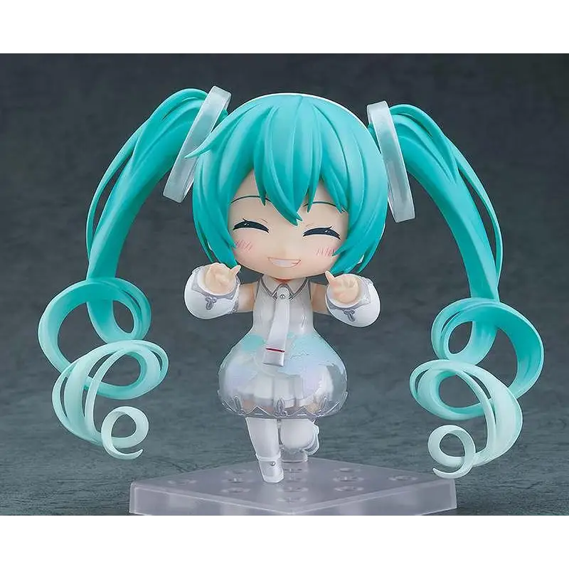 Chibi Hatsune Miku Nendoroid Expo 2021 med turkosa tofsar och vit klänning