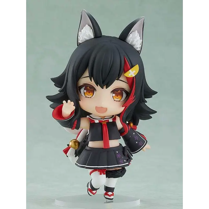 Svart och röd chibi-figur av Hololive Ookami Mio Nendoroid i skoluniform med stjärnor
