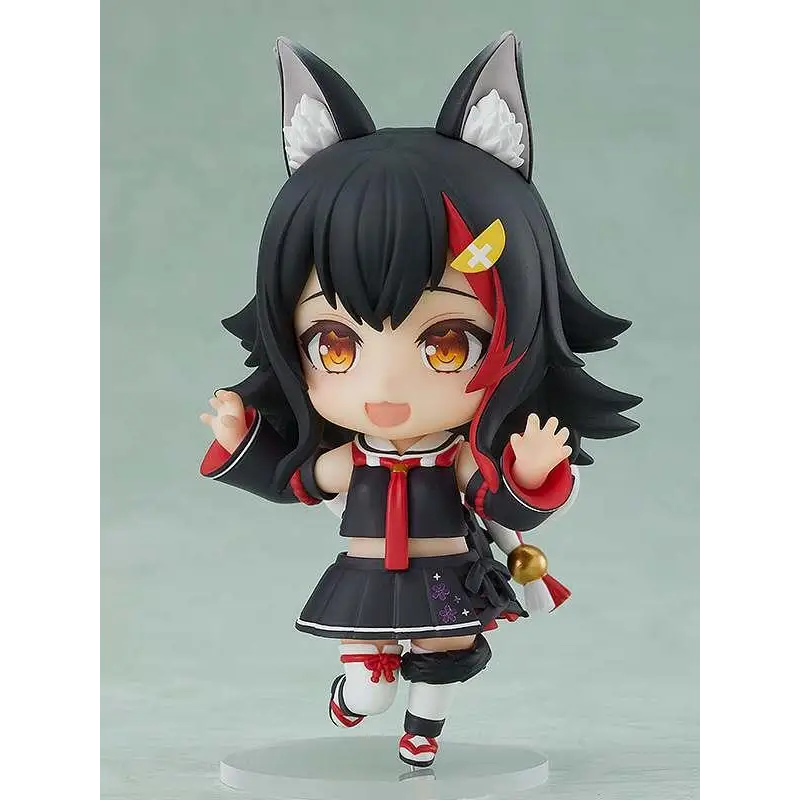 Svart och röd chibi-figur av Ookami Mio Nendoroid från Hololive, med katöron och klocka