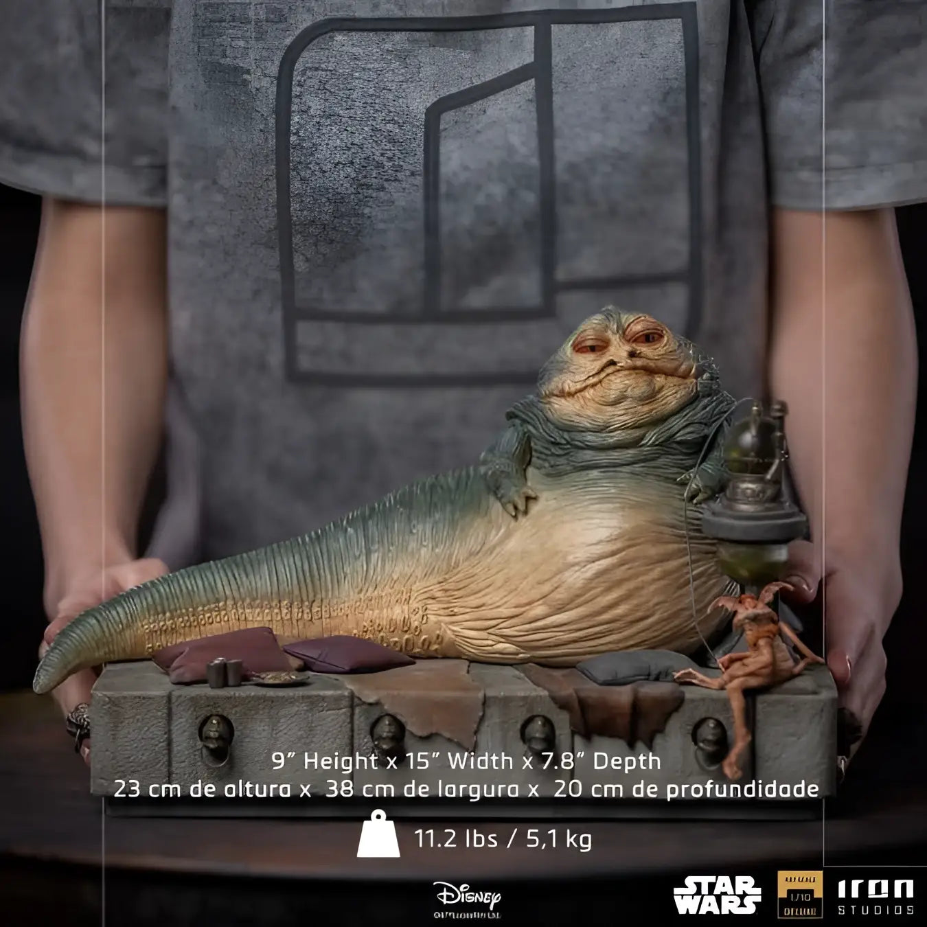 Jabba the Hutt deluxe 1/10 staty - Star Wars, detaljerad livsstor samlarstaty med texturerade gröna och beige fjäll, realistiska ansiktsdrag och sittande på