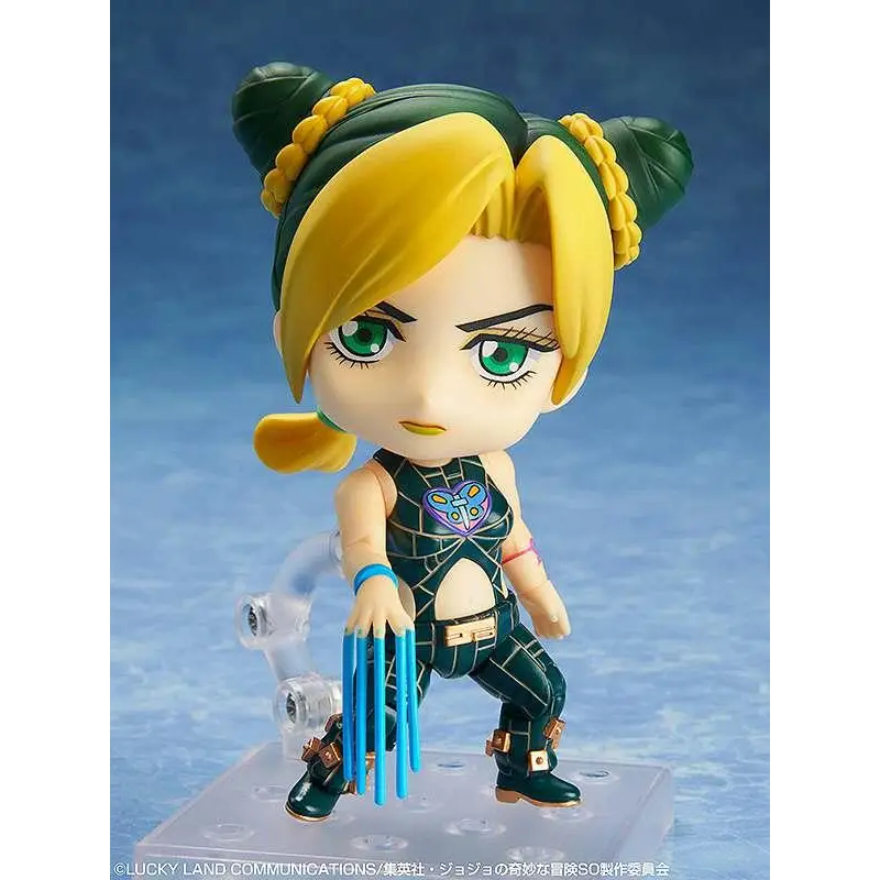 Grön och gul Nendoroid-figur av Jolyne Cujoh från JoJos Bizarre Adventure med bladiga håraccessoarer, mörkgrön outfit med lila hjärtmönster