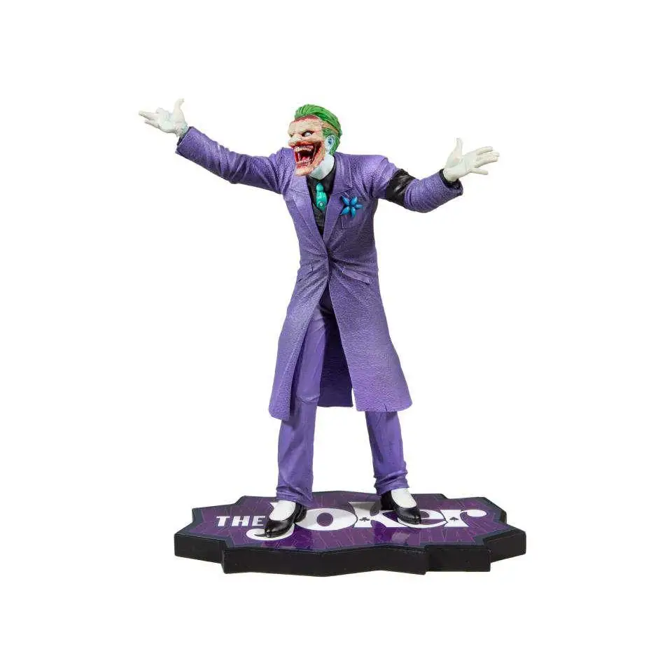 Lila Joker-figur med lila kostym, grönt hår och hotfullt leende av Capullo