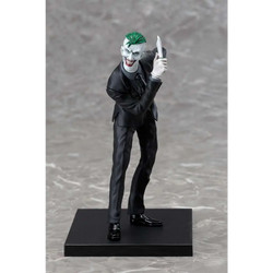 Joker New 52 ARTFX+ statyett: svart kostym, grönt spretigt hår, flinande med kniv
