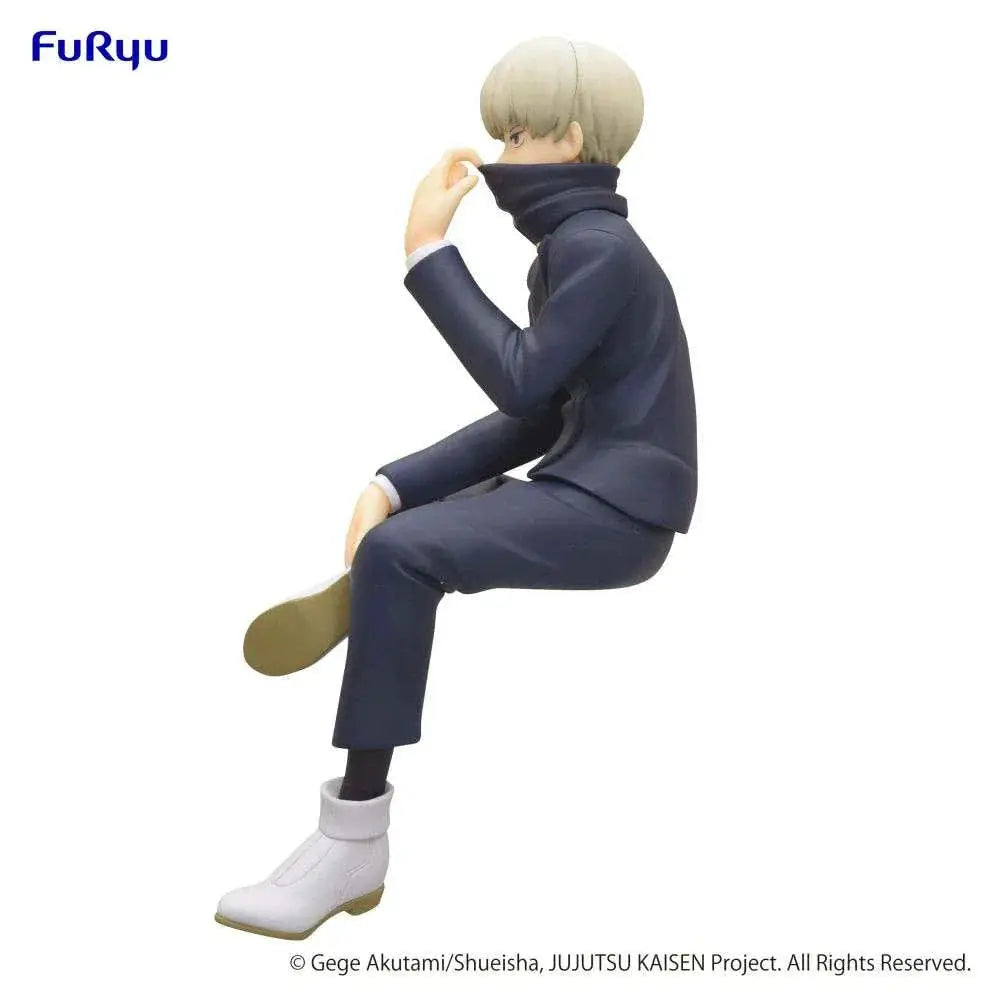 Furyu Jujutsu Kaisen Toge Inumaki figur figur sittande i mörk marinblå kostym
