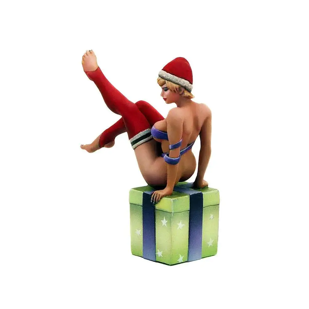 Kabuki miniatyr av kvinna i röd tomteluva och blå lingerieset på grön presentlåda, 54 mm