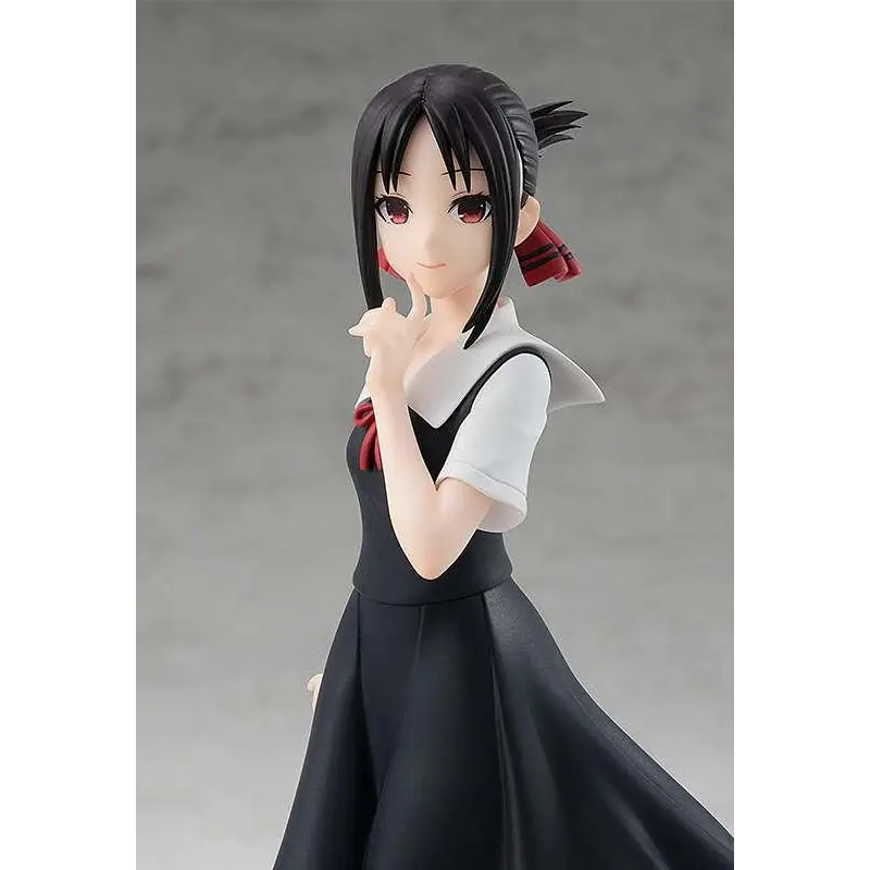 Kaguya-sama: Love is War Kaguya Pup-figur i svartvit skoluniform med röda banddetaljer