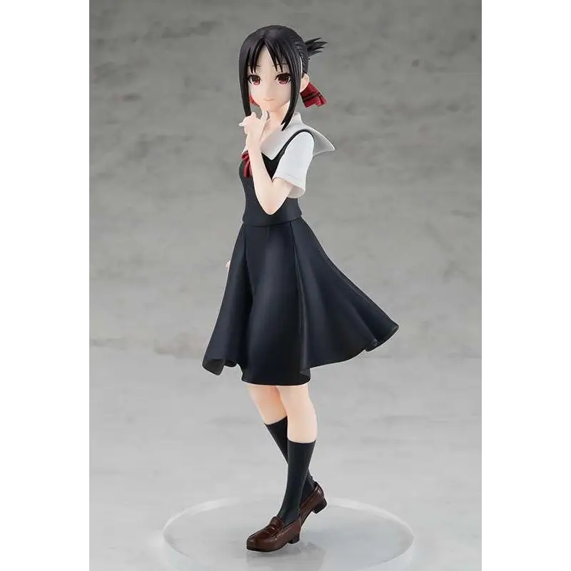 Kaguya Shinomiya figur från Kaguya-sama: Love is War, svartvit skoluniform med röda band, på klar rund bas