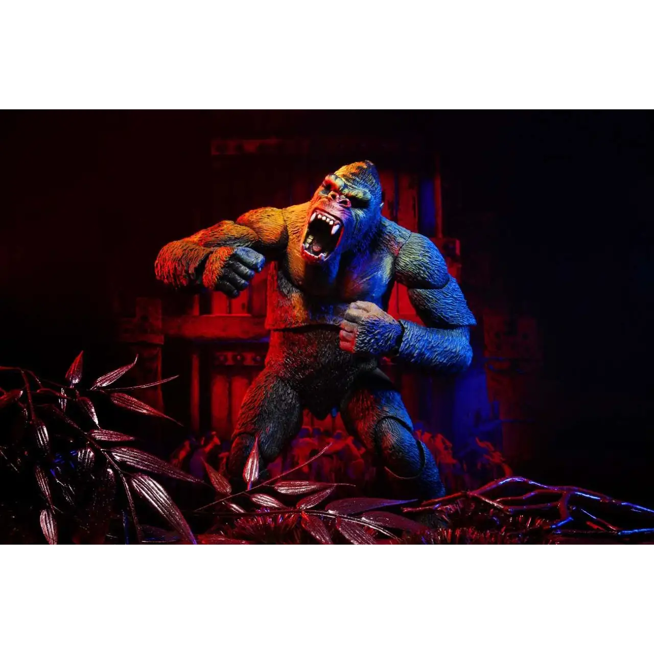 Detaljerad muskulös King Kong actionfigur med brunblå päls i vrålpose