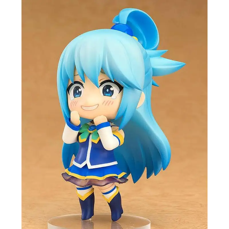 Chibi Nendoroid-figur av Aqua med blå hår och ögon i blå-gul outfit