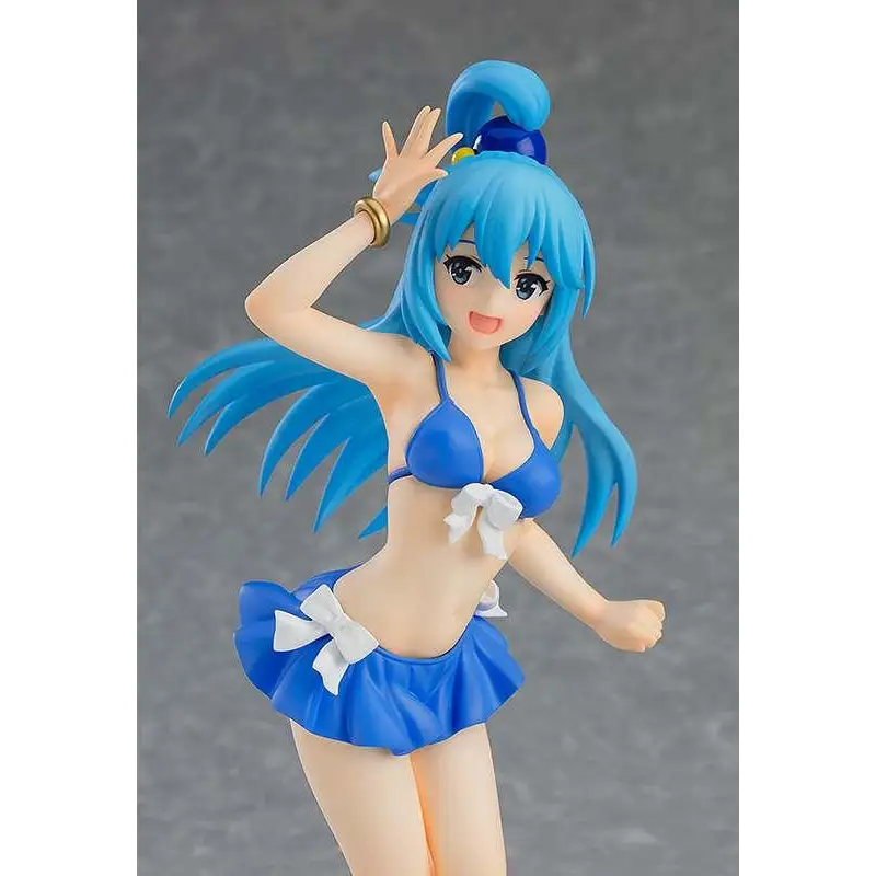 Blå animefigur av Aqua i blå baddräkt med vita rosetter och hög hästsvans