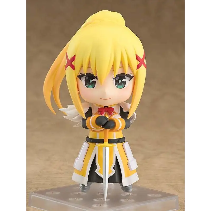 Gulhårig chibi-figur av Masochistic Knight Nendoroid med gröna ögon