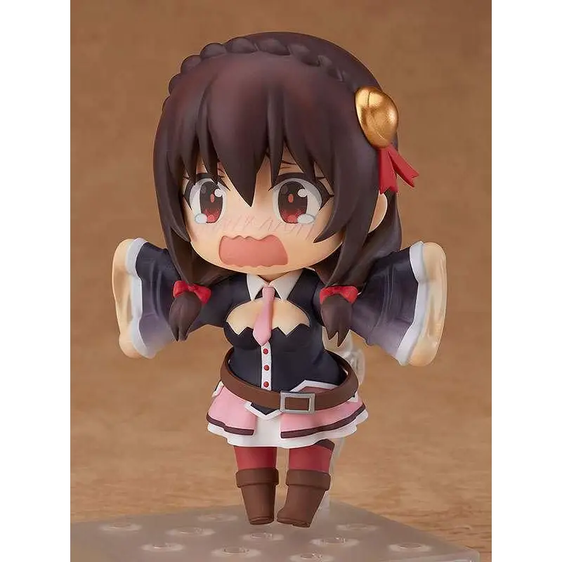 Chibi Yunyun Nendoroid-figur av flicka med flätat hår i svart-rosa uniform