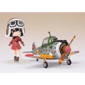 Silvergrön kamouflage leksaksflygplan med orange accenter, Kotobuki Squadron Kylie & Hayabusa Mini FG Figur