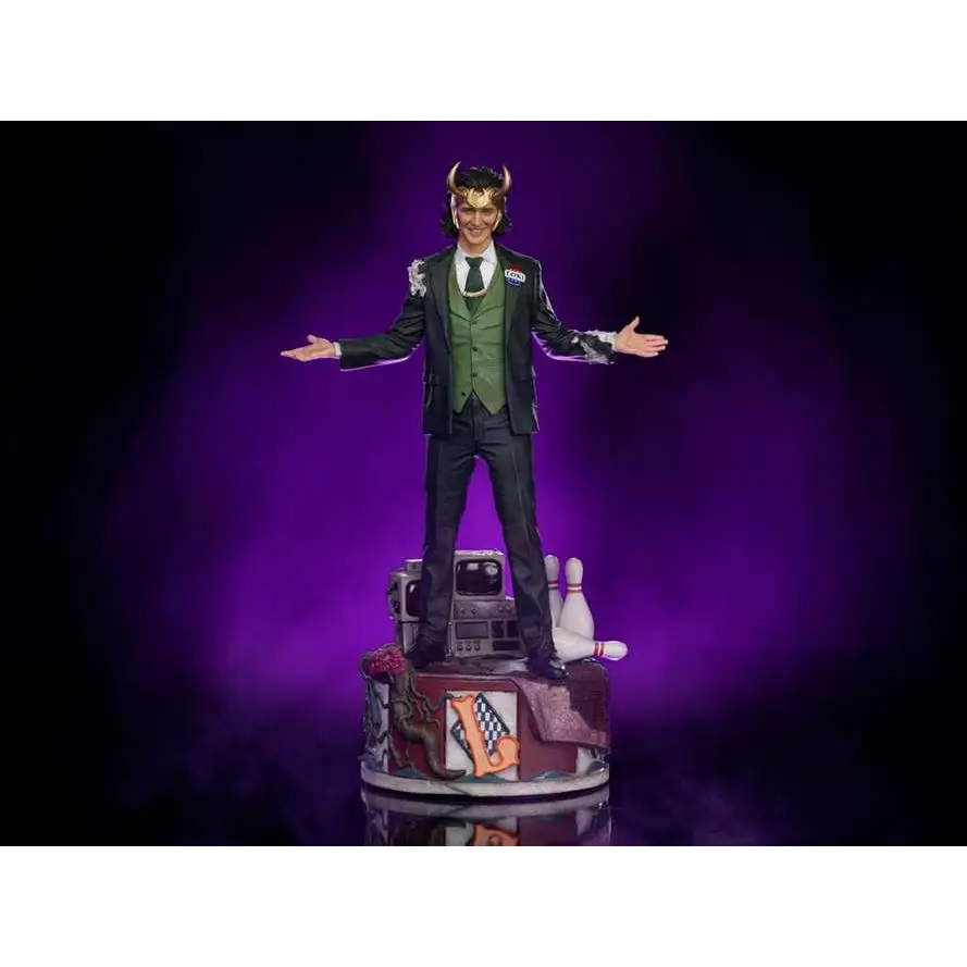 Loki-presidentvariant 1/10-staty av Iron Studios på bowlingbana